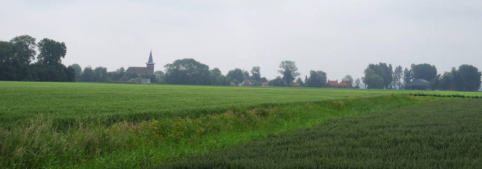 Het dorpje Saaxumhuizen en haar kerk in Groningen