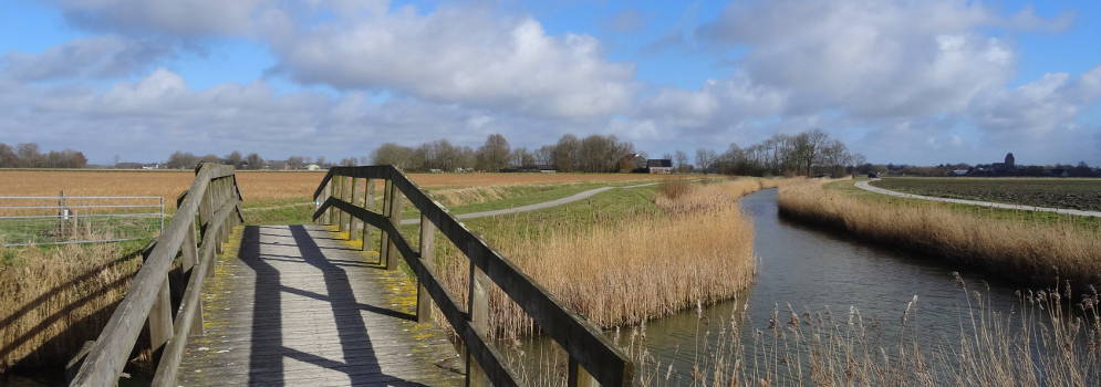 Het Langerak en het bruggetje over het Westeremdermaar in Stork, Groningen
